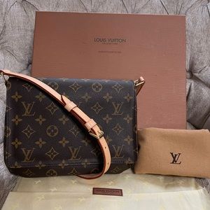 Louis Vuitton Mussette Tango, Monogram, NEW